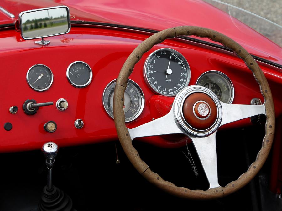 Панель приборов Alfa Romeo 2000 Sportiva Spider (1366) 1954 года  (фото 10 из 16)